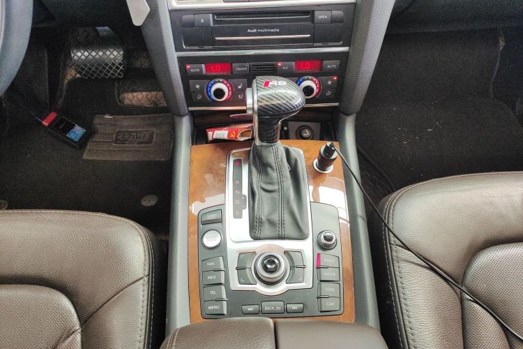 奥迪Q7 2015款 35 TFSI 进取型局部细节18