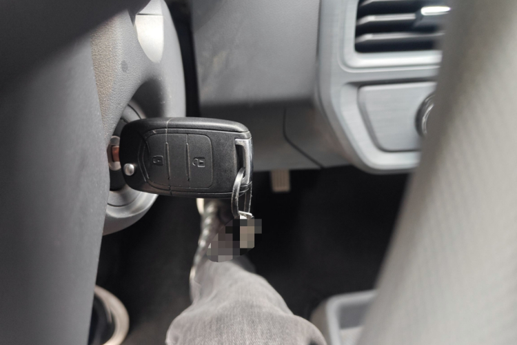 五菱汽车 五菱扬光 2024款 300KM 舒适型客车版 75kW中控内饰11