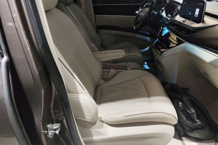 别克GL8 2022款 陆上公务舱 652T 豪华型局部细节41