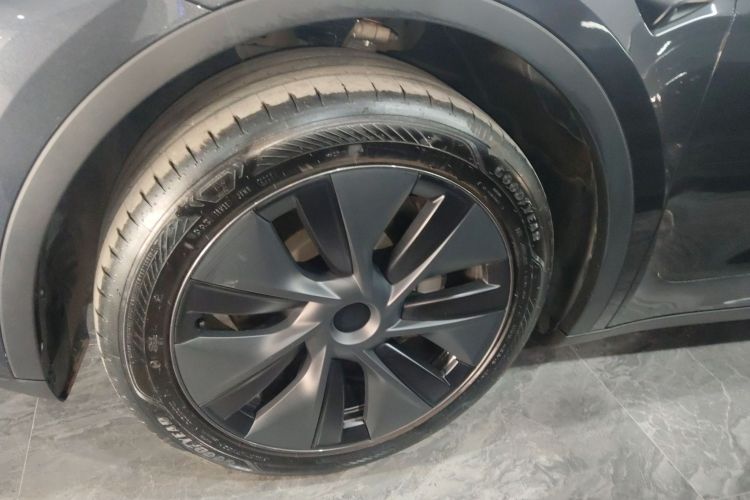 特斯拉 Model Y 2024款 后轮驱动版车身外观6007