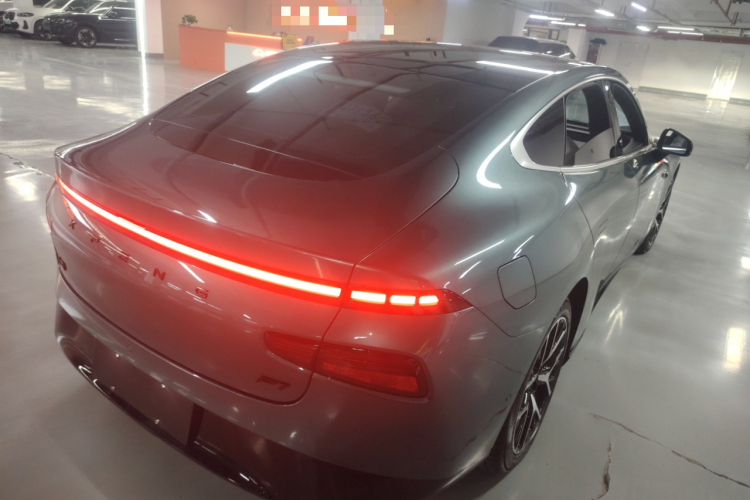 小鹏P7 2023款 P7i 702 Pro车身外观6005