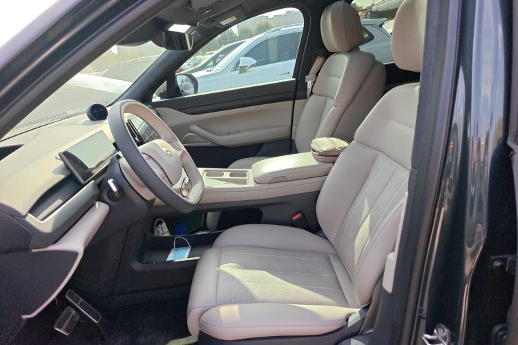 蔚来ES8 2024款 75kWh中控内饰19