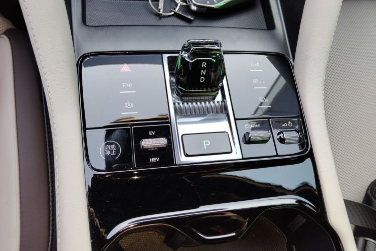 比亚迪 宋PLUS新能源 2025款 DM-i 智驾版 160KM 旗舰型中控内饰18