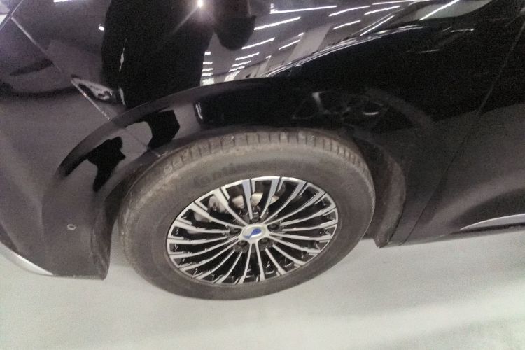 腾势D9 2024款 DM-i 980 四驱旗舰型车身外观6007