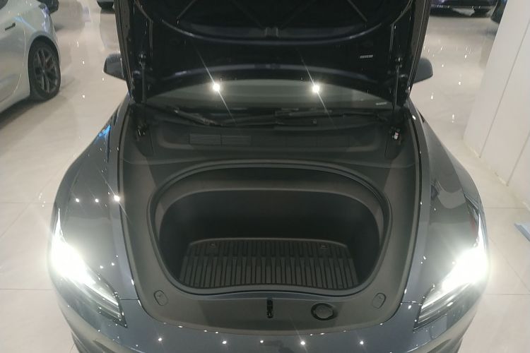 特斯拉 Model 3 2025款 改款 后轮驱动版机舱底盘24