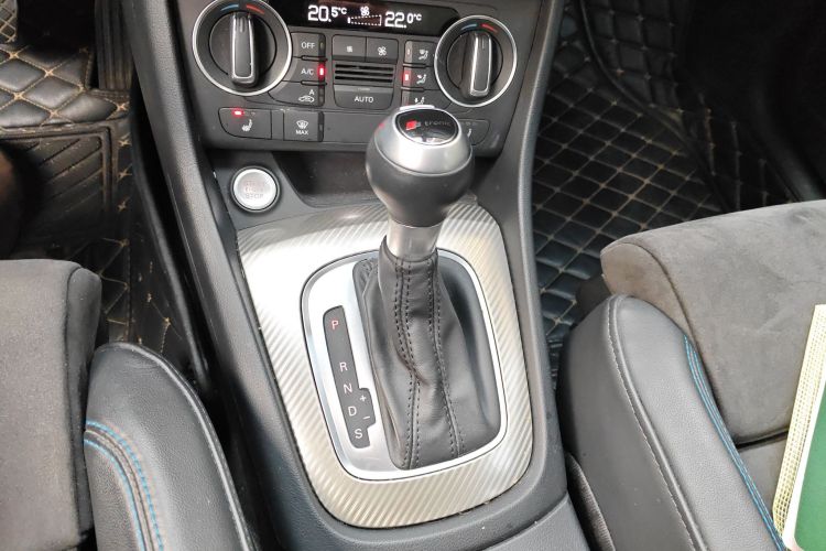 奥迪Q3 2018款 35 TFSI 运动型典藏版中控内饰18