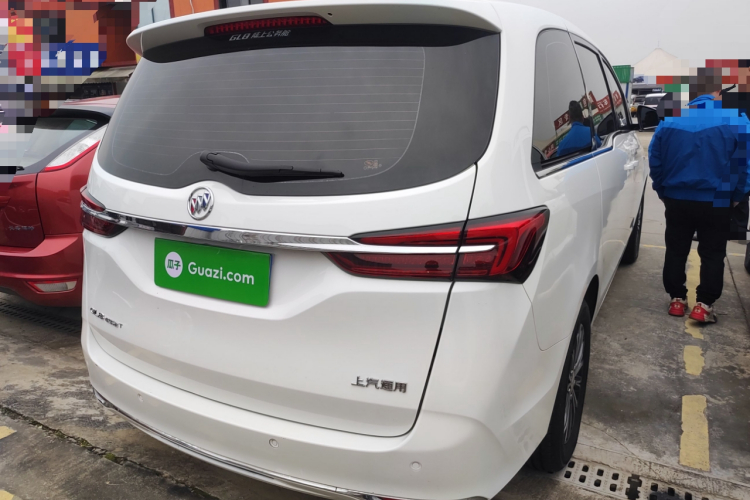 别克GL8 2021款 陆上公务舱 652T 舒适型车身外观7