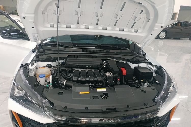东风风神 奕炫 2024款 1.5L 自动劲速版机舱底盘24