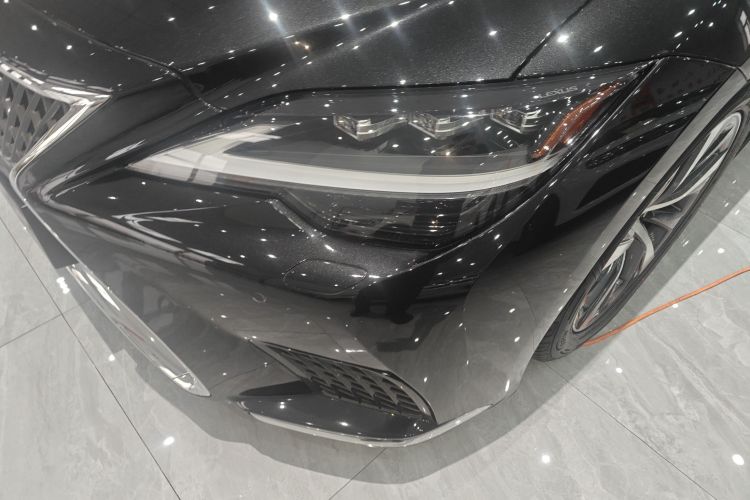 雷克萨斯LS 2021款 500h 卓越版局部细节36