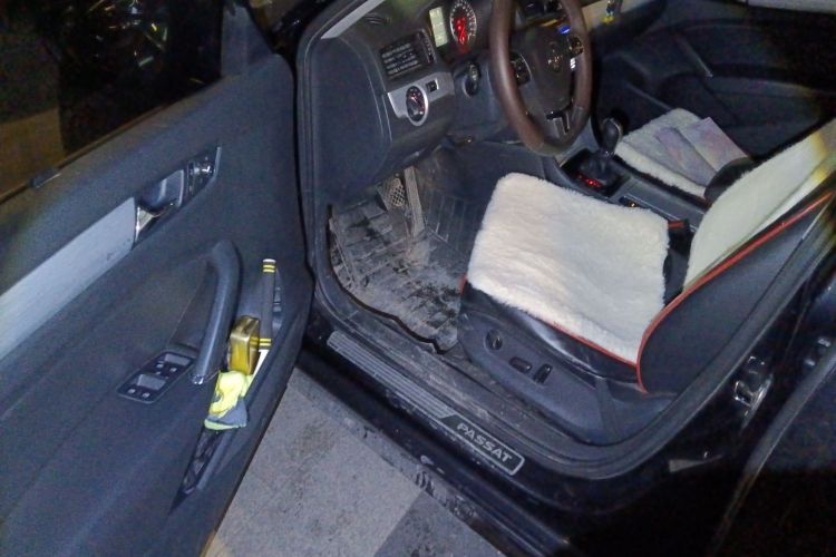 大众 帕萨特 2014款 1.8TSI DSG尊荣导航版中控内饰20