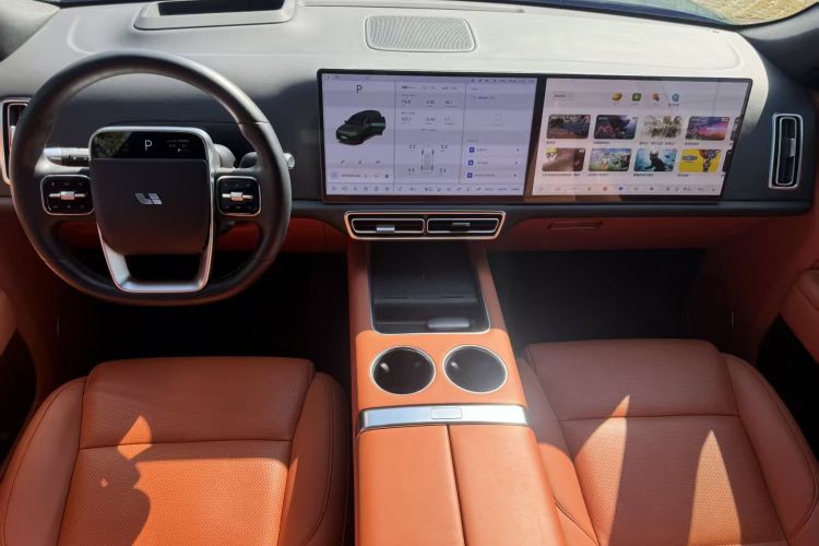 理想汽车 理想L9 2022款 Max中控内饰7002