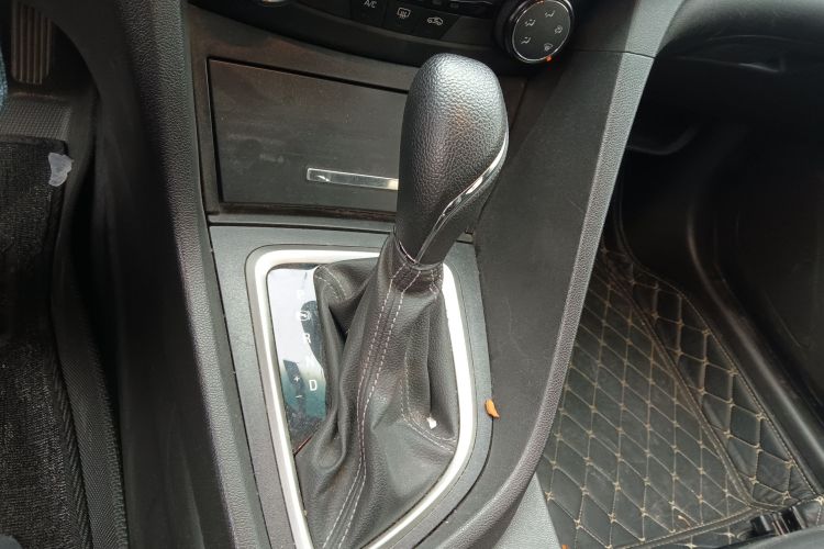 别克 英朗 2021款 改款 典范 1.5L 自动精英型局部细节18