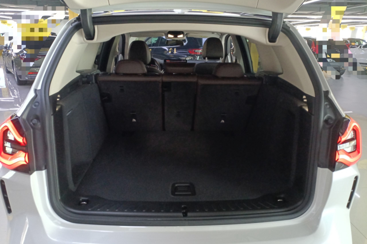 宝马X3 2022款 xDrive30i 领先型 M曜夜套装机舱底盘23