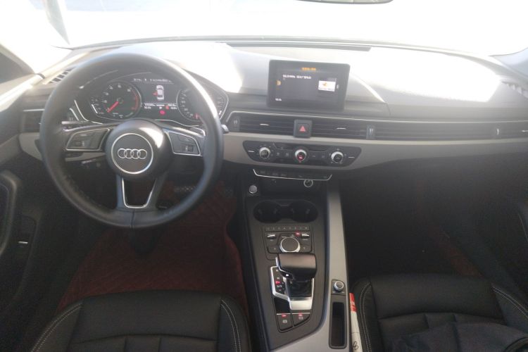 奥迪A4L 2018款 30周年年型 40 TFSI 进取型中控内饰7002