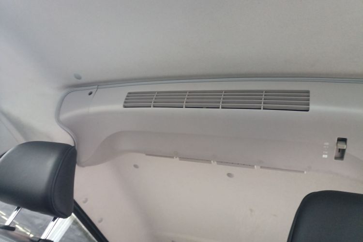 金杯 金海狮M经典 2022款 1.5L 旅行狮客车 6座局部细节22