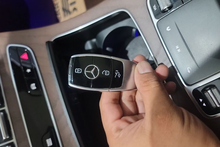 奔驰E级 2022款 E 260 L中控内饰7001