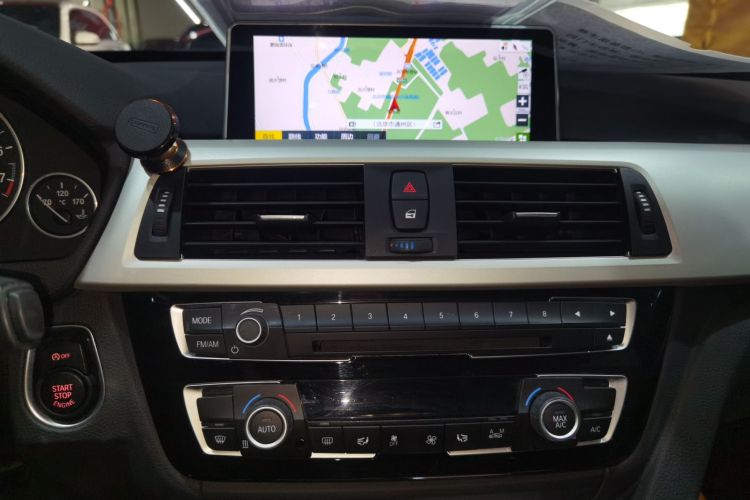 宝马3系GT 2017款 320i 时尚型中控内饰16