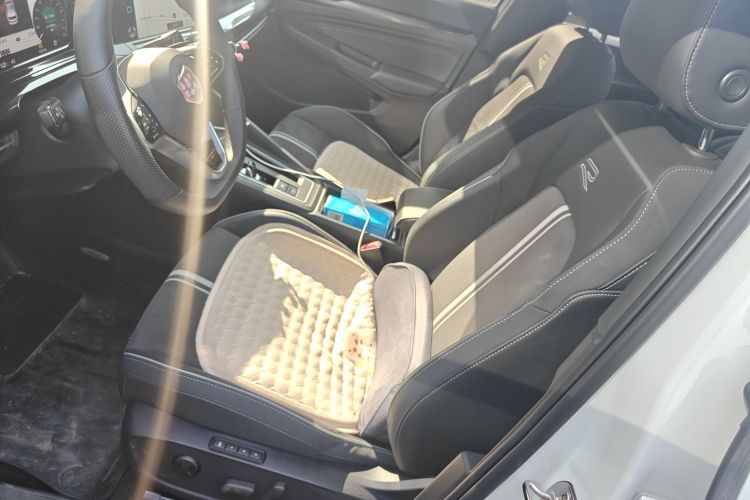 大众 高尔夫 2023款 改款 280TSI DSG R-Line中控内饰19