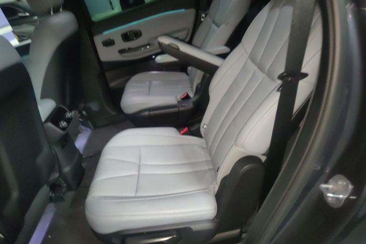 蔚来ES8 2020款 415KM 签名版 六座版中控内饰21