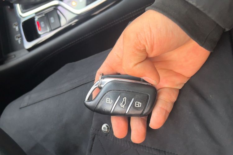 荣威RX3 2020款 1.6L CVT 4G互联超爽精英版中控内饰7001