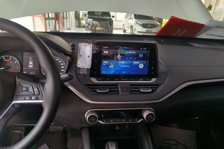 日产 天籁 2020款 2.0L XL 舒适版中控内饰16