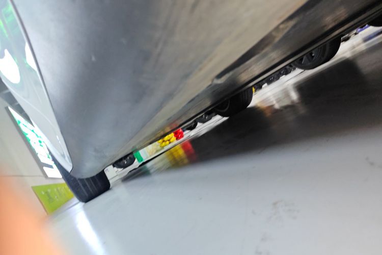 特斯拉 Model Y 2021款 标准续航后驱版局部细节9002