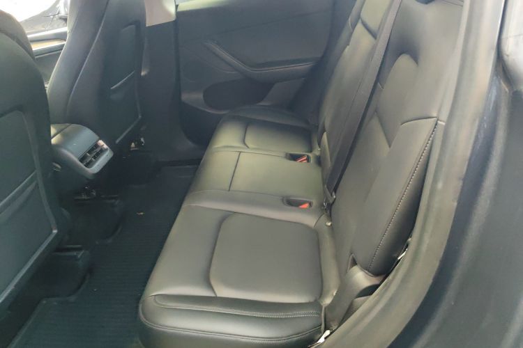 特斯拉 Model Y 2022款 Performance高性能全轮驱动版中控内饰21