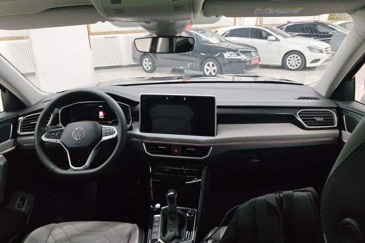 大众 探岳 2024款 300TSI 两驱豪华Plus进阶版中控内饰12