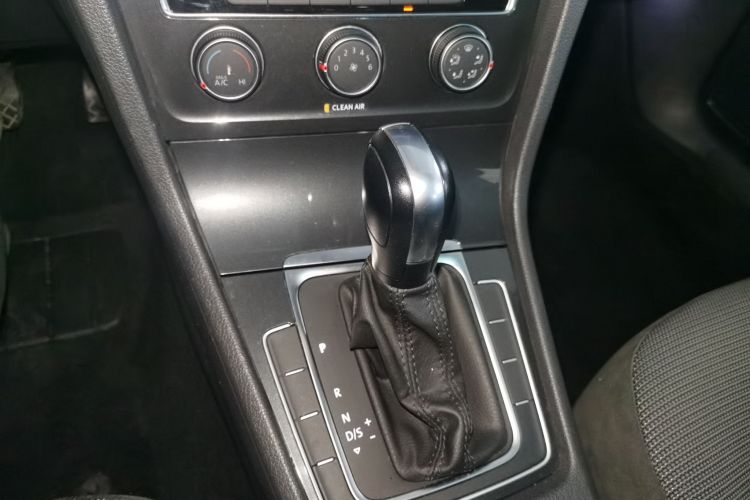 大众 高尔夫 2018款 1.6L 自动舒适型中控内饰18