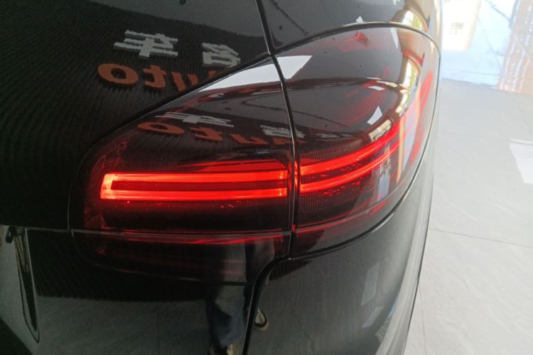 保时捷 2016款 Cayenne 3.0T车身外观9