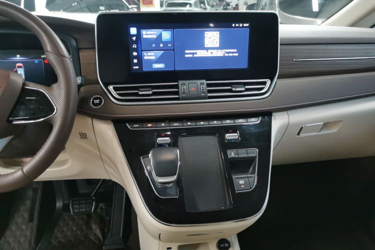 奔腾M9 2023款 2.0T 尊享型中控内饰16