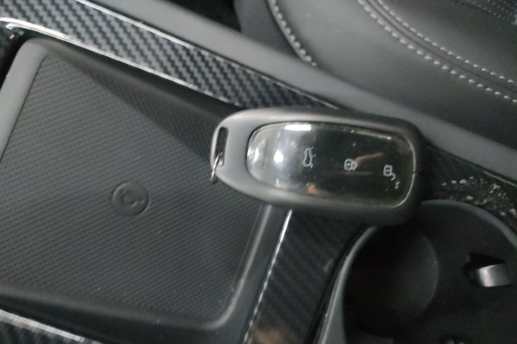 理想汽车 理想ONE 2021款 增程6座版中控内饰11