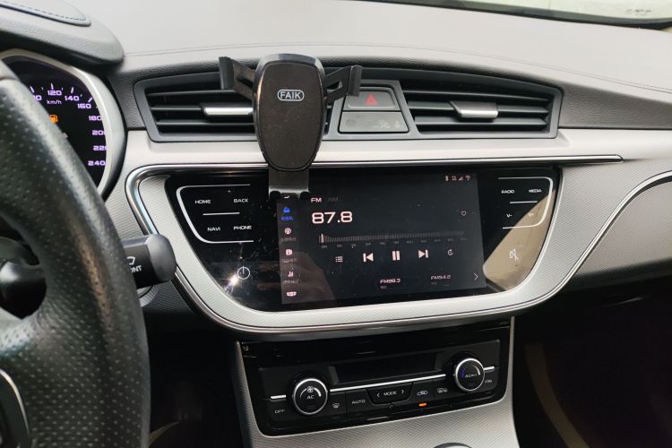 吉利汽车 帝豪GL 2018款 1.4T DCT精英智联型局部细节16