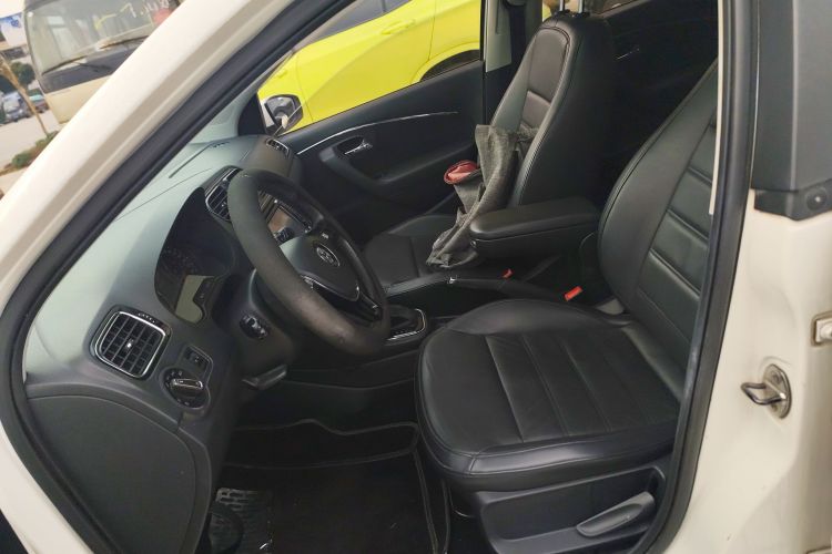 大众 Polo 2014款 1.6L 自动豪华版中控内饰19