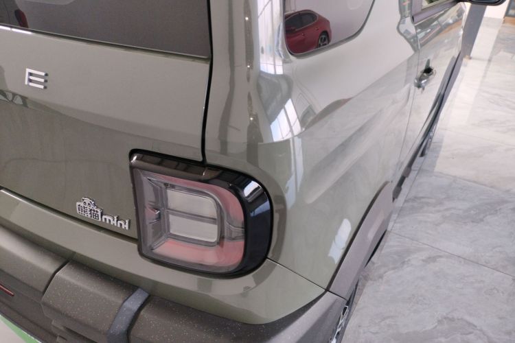 吉利银河 2025款 210km 熊猫骑士车身外观9