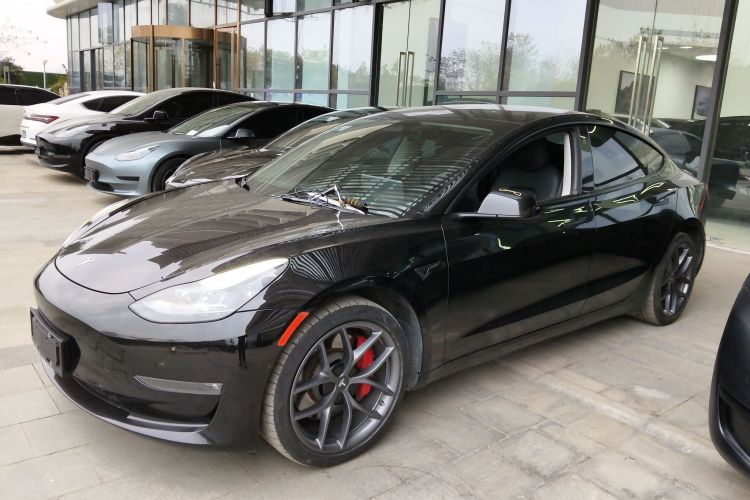 特斯拉 Model 3 2022款 Performance高性能全轮驱动版车身外观4