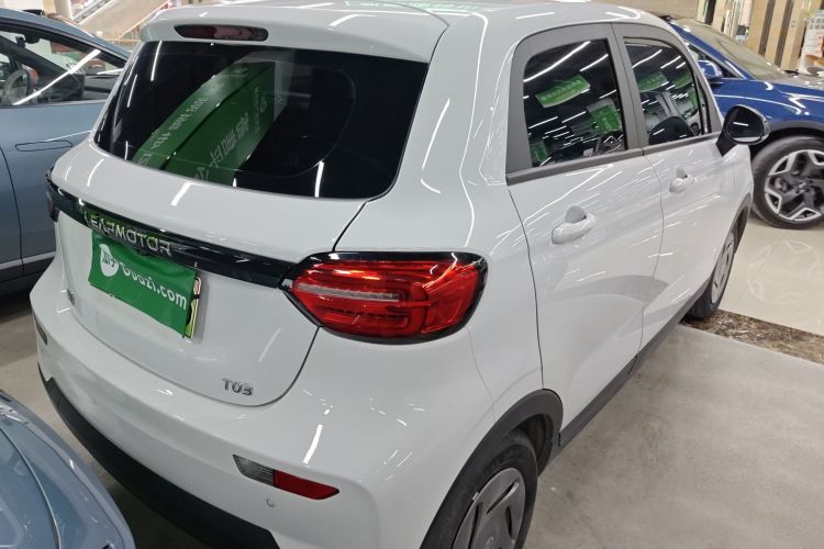 零跑汽车 零跑T03 2023款 200轻享版车身外观7