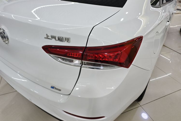 别克 英朗 2021款 改款 1.3T 自动轻混动精英型车身外观9