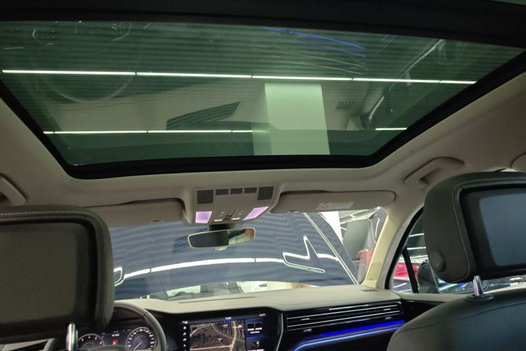 大众 途锐  3.0TSI 锐享版 经典运动套装中控内饰22