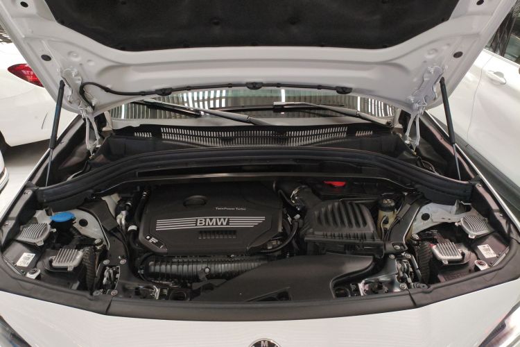 宝马X2 2022款 sDrive25i M运动套装机舱底盘24