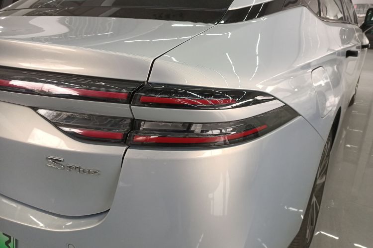 埃安 AION S Plus 2022款 70 智领版车身外观9