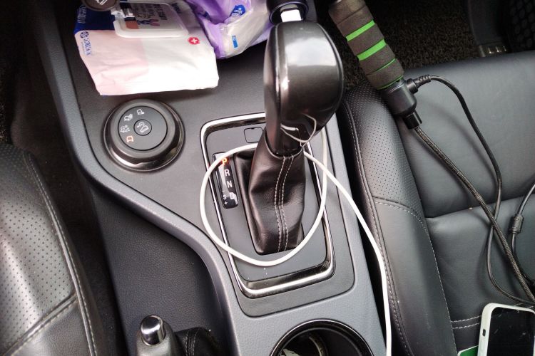 福特 撼路者 2017款 2.0T 汽油自动四驱旗舰版 7座中控内饰18