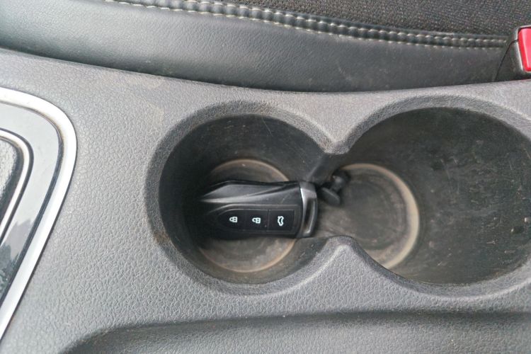 猎豹汽车 猎豹CS10 2015款 2.0T 手动至尊型中控内饰11