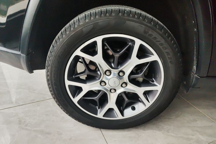 Jeep 大切诺基(进口) 2020款 3.0L 精英导航版车身外观56