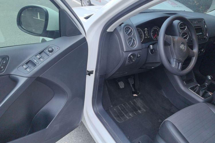 大众 途观 2015款 1.8TSI 手动两驱风尚版中控内饰7003