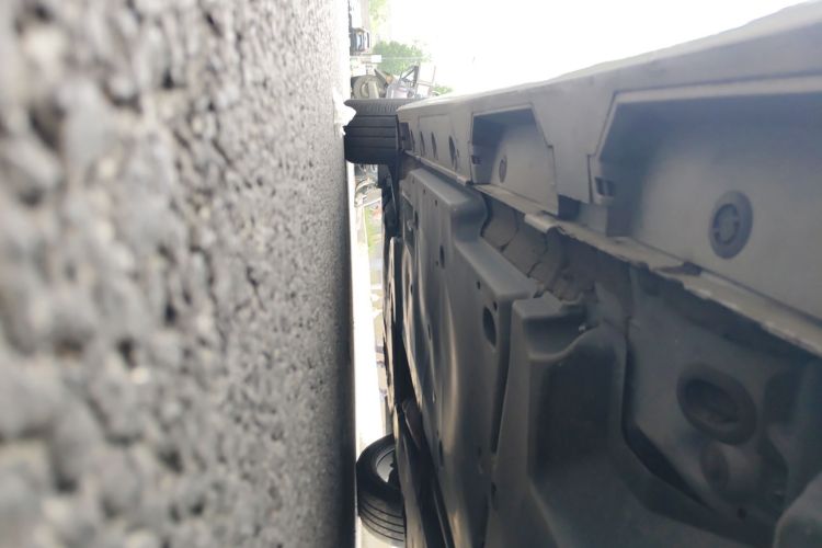 丰田 亚洲龙 2023款 双擎 2.5L XLE尊贵版局部细节9003