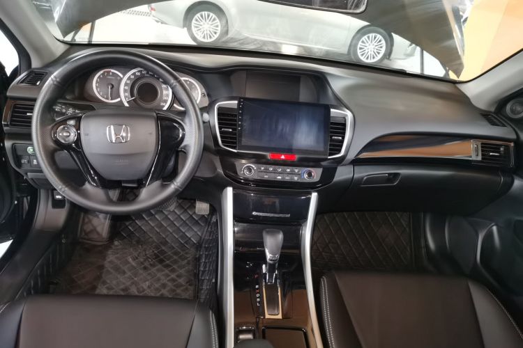 本田 雅阁 2016款 2.0L 舒适版中控内饰7002