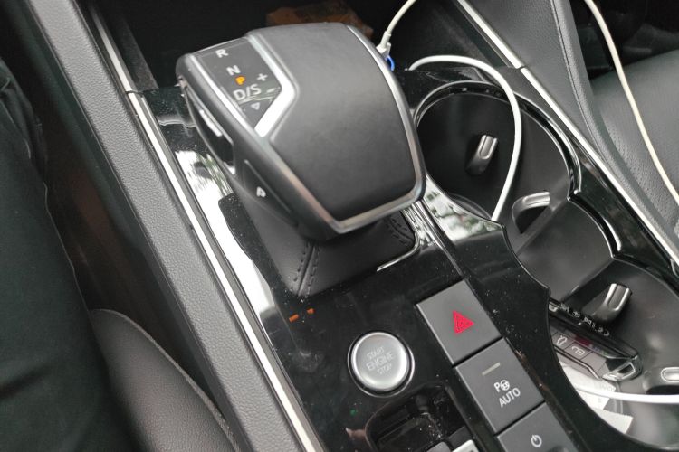 大众 途锐 2022款 3.0TSI 锐享版 曜黑运动套装局部细节18