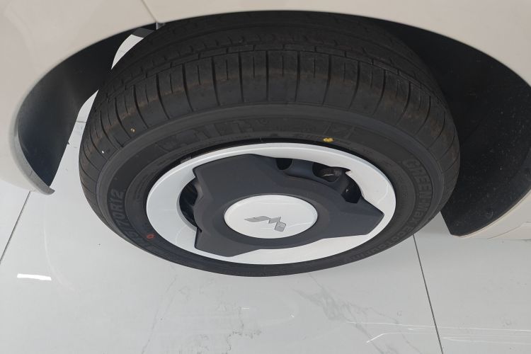 五菱汽车 宏光MINIEV 2024款 第三代 215km 青春版车身外观6007