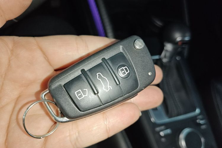 奥迪Q2L 2022款 35 TFSI 进取致雅型中控内饰7001